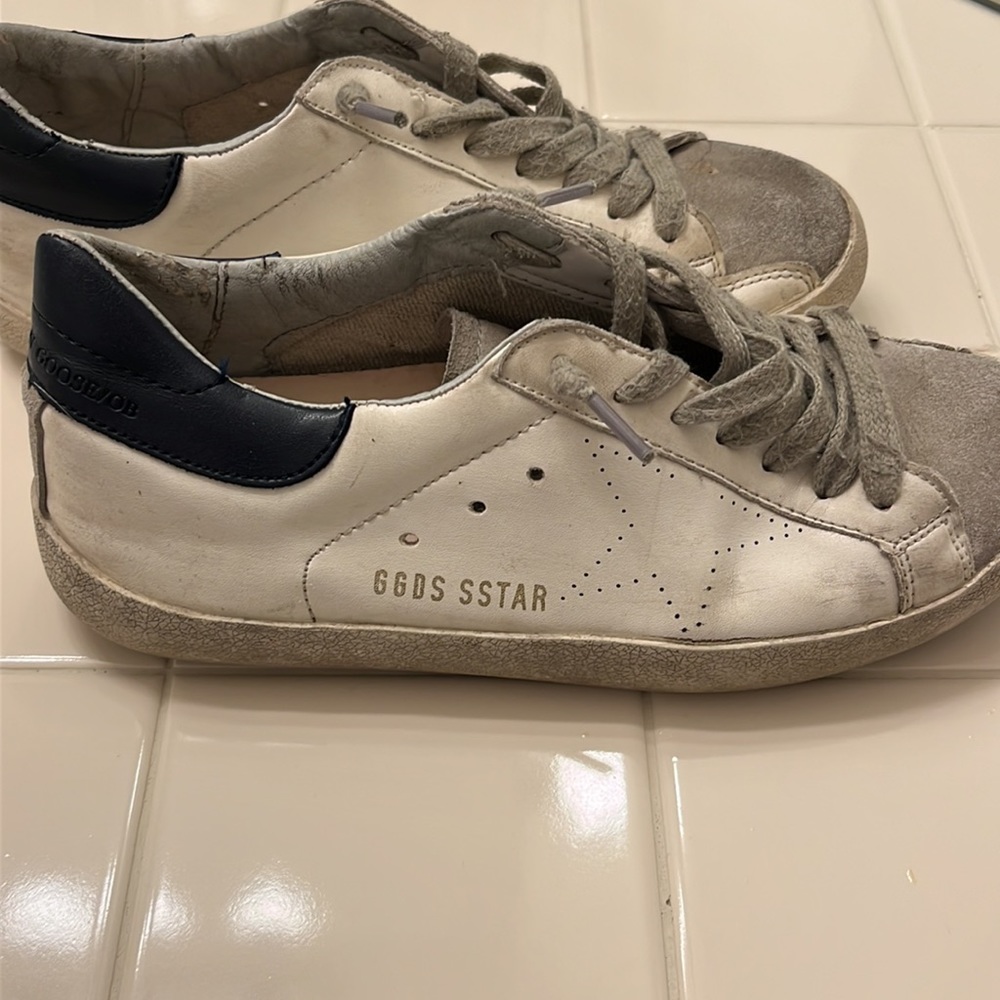 EUC, Golden Goose sneakers GGDS gold star, white with navy
